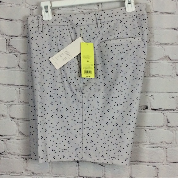 “All in Motion” Men’s Golf Shorts Silver/Black - Picture 3 of 13